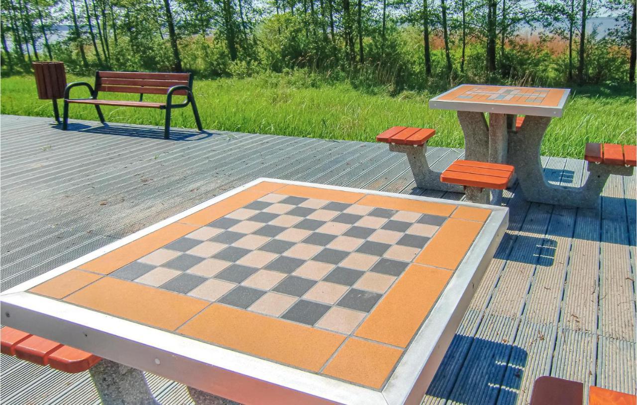 Cozy Apartment In Nowe Warpno With Wifi Ngoại thất bức ảnh